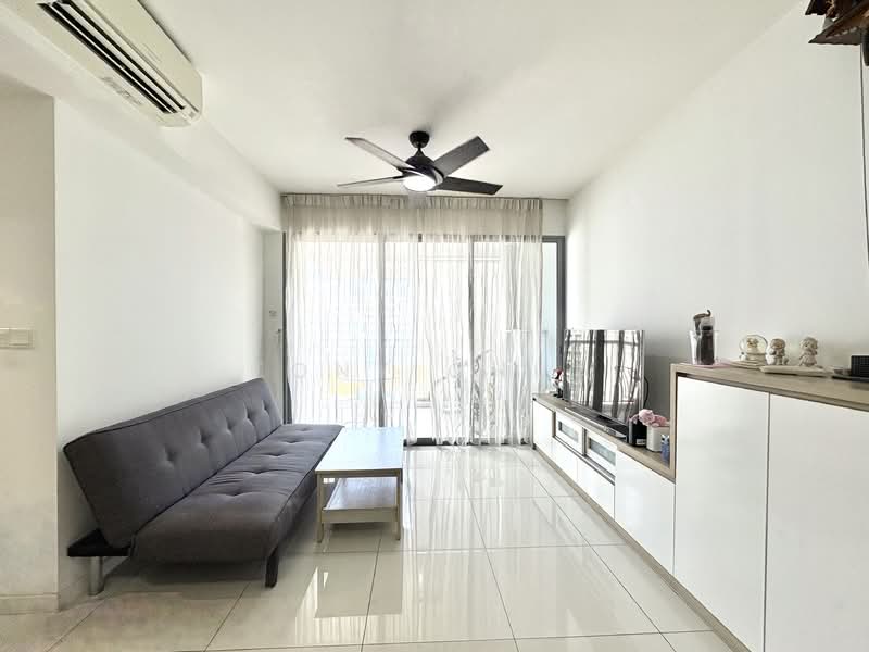 530A Pasir Ris Drive 1 HDB Flat For Sale at S$ 838,000 | PropertyGuru Singapore - Living Room