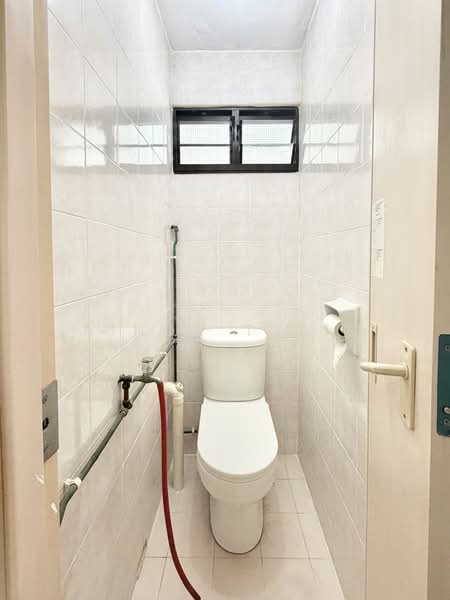 12 Marsiling Lane HDB Flat For Sale at S$ 345,000 | PropertyGuru Singapore - Bathroom