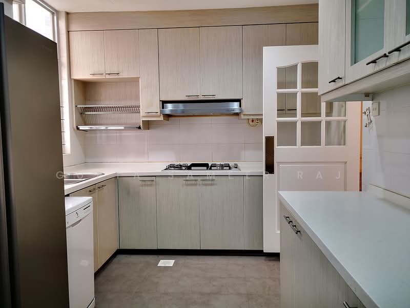 Leonie Condotel, 2 Leonie Hill Road, 4 Bedrooms, 2,568 sqft, Condominium For Rent, by Gupta Sameer Raj, 500071819 - Kitchen - PropertyGuru.com.sg