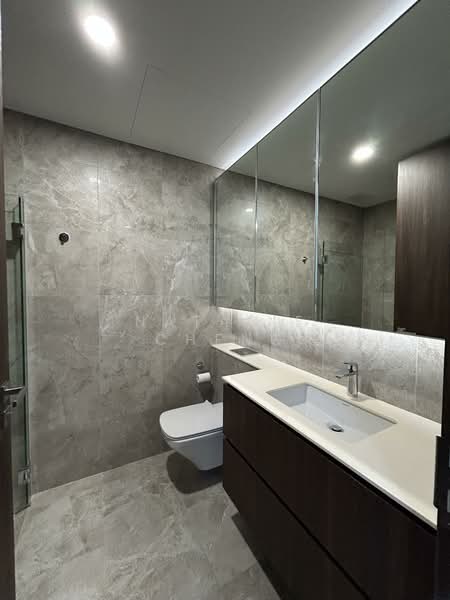 Artra, 12 Alexandra View, 2 Bedrooms, 829 sqft, Condominium For Rent, by Natalie Cheng, 500071829 - Bathroom - PropertyGuru.com.sg