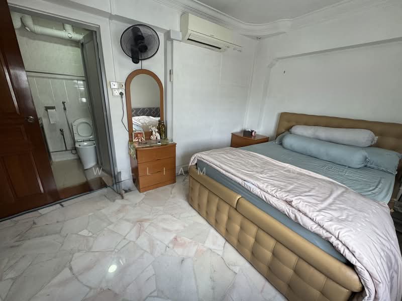 751 Woodlands Circle HDB Flat For Sale at S$ 680,000 | PropertyGuru Singapore - Bedroom