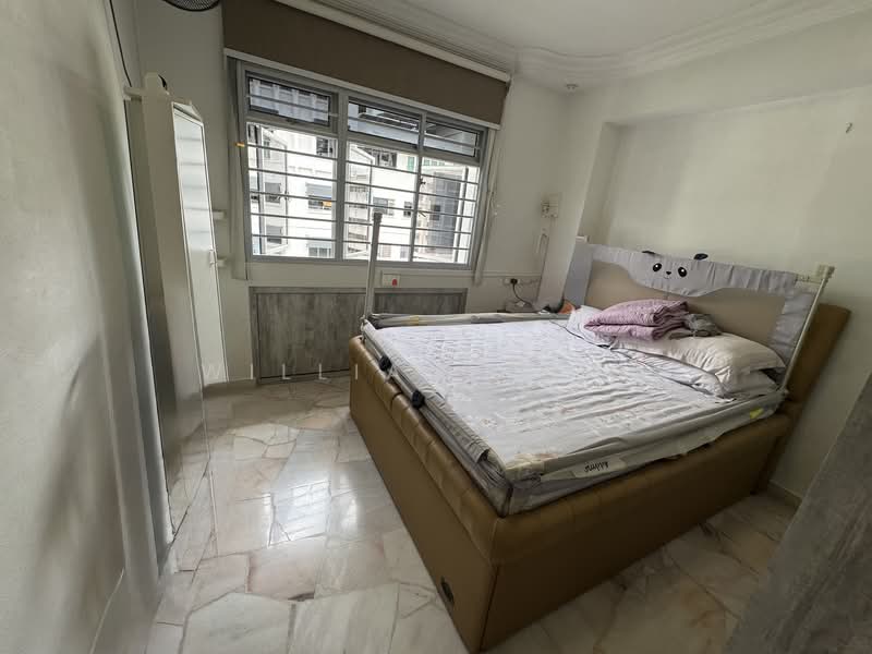 751 Woodlands Circle HDB Flat For Sale at S$ 680,000 | PropertyGuru Singapore - Bedroom