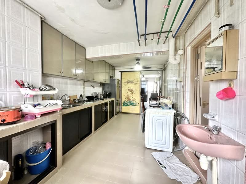82 Whampoa Drive HDB Flat For Sale at S$ 398,000 | PropertyGuru Singapore - Kitchen