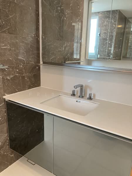 76 Shenton Apartment For Sale at S$ 1,250,000 | PropertyGuru Singapore - Bathroom