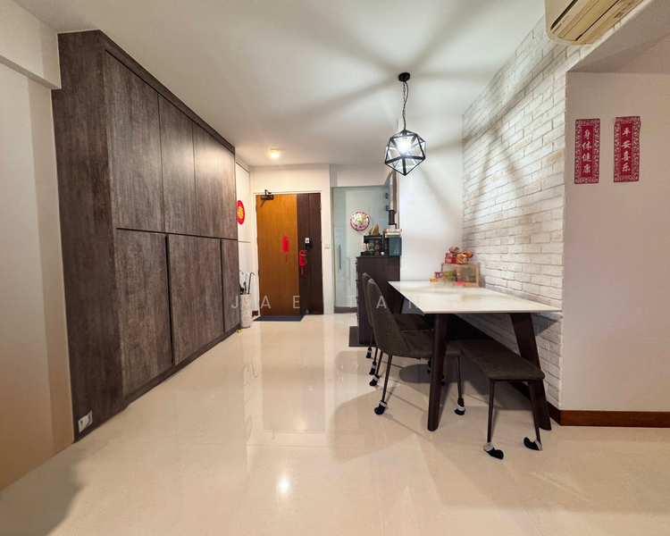 667A Punggol Drive, 667A Punggol Drive, 3 Bedrooms, 1,001 sqft, HDB Flat For Rent, by Jae Tan, 500071881 - Living Room - PropertyGuru.com.sg