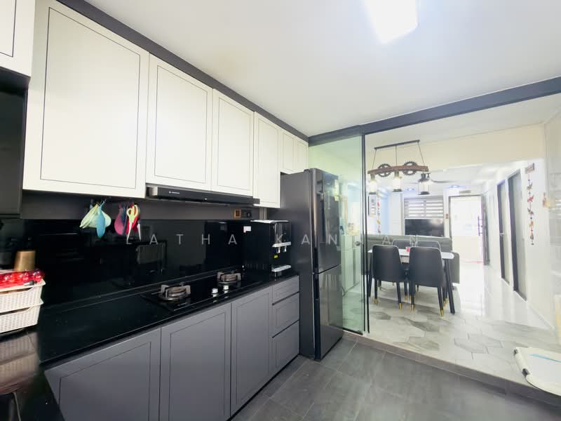 523 Ang Mo Kio Avenue 5 HDB Flat For Sale at S$ 449,999 | PropertyGuru Singapore - Kitchen