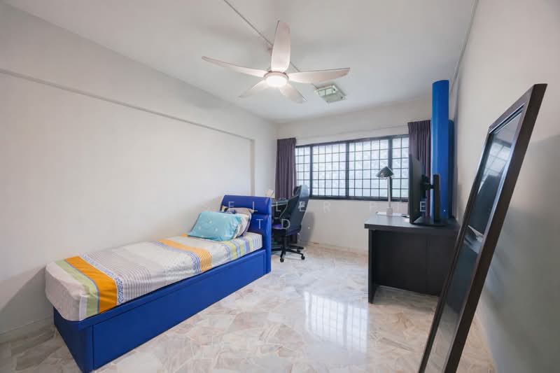 260 Tampines Street 21 HDB Flat For Sale at S$ 770,000 | PropertyGuru Singapore - Bedroom