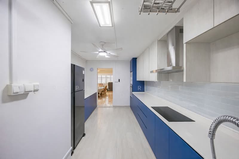 260 Tampines Street 21 HDB Flat For Sale at S$ 770,000 | PropertyGuru Singapore - Kitchen