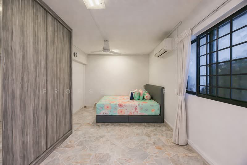 260 Tampines Street 21 HDB Flat For Sale at S$ 770,000 | PropertyGuru Singapore - Bedroom