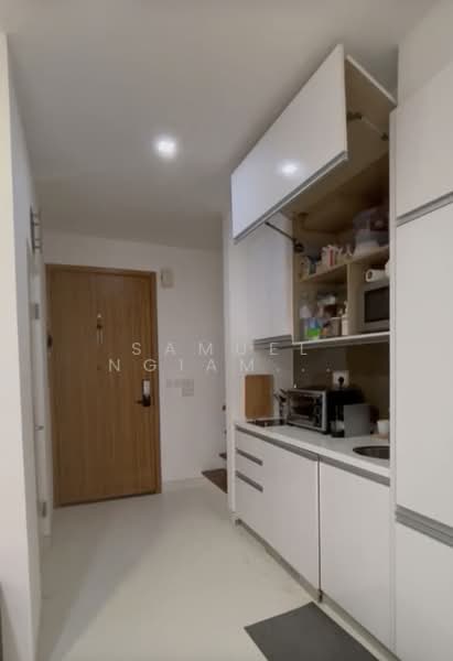 RV Edge Condominium For Sale at S$ 1,388,888 | PropertyGuru Singapore - Kitchen