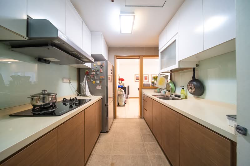 The Quintet Condominium For Sale at S$ 1,500,000 | PropertyGuru Singapore - Kitchen