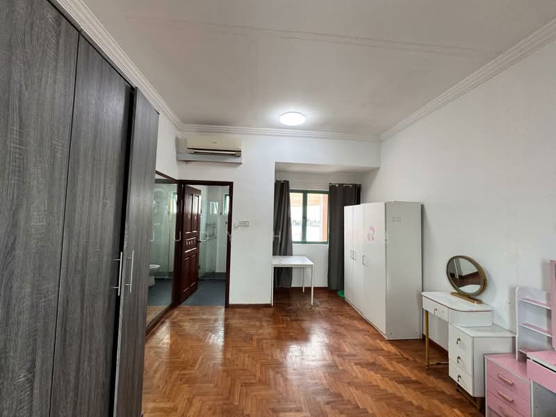 Balmy Court, 6 Lorong 27A Geylang, 4 Bedrooms, 1,066 sqft, Condominium For Rent, by Judy Hu 胡艳, 500071946 - Bedroom - PropertyGuru.com.sg