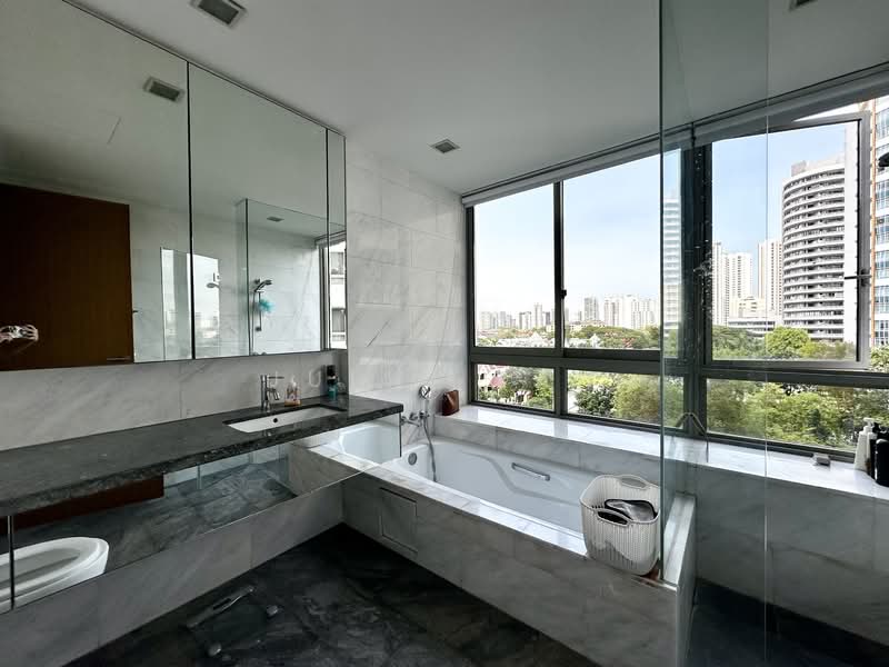 The Seafront on Meyer Condominium For Sale at S$ 4,250,000 | PropertyGuru Singapore - Bathroom