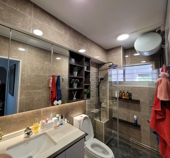 857 Tampines Street 83 HDB Flat For Sale at S$ 1,050,000 | PropertyGuru Singapore - Bathroom
