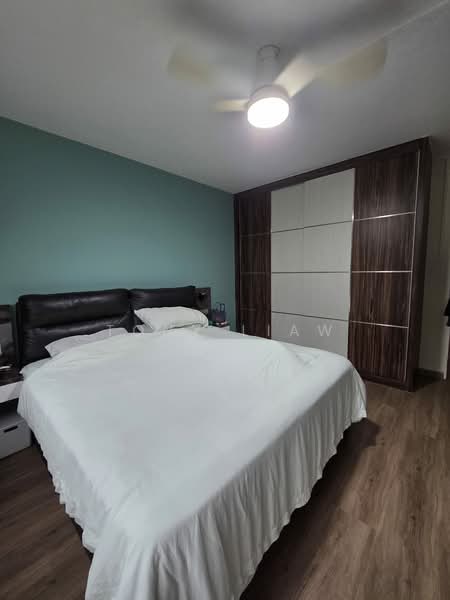857 Tampines Street 83 HDB Flat For Sale at S$ 1,050,000 | PropertyGuru Singapore - Bedroom