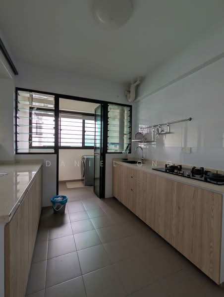 508A Yishun Avenue 4 HDB Flat For Sale at S$ 625,000 | PropertyGuru Singapore - Kitchen