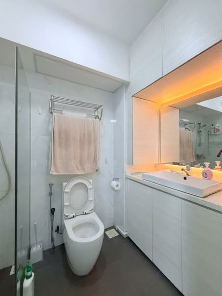 627 Senja Road HDB Flat For Sale at S$ 730,000 | PropertyGuru Singapore - Bathroom