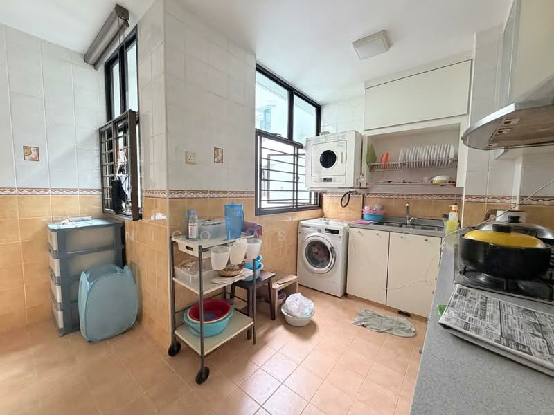 627 Senja Road HDB Flat For Sale at S$ 730,000 | PropertyGuru Singapore - Kitchen