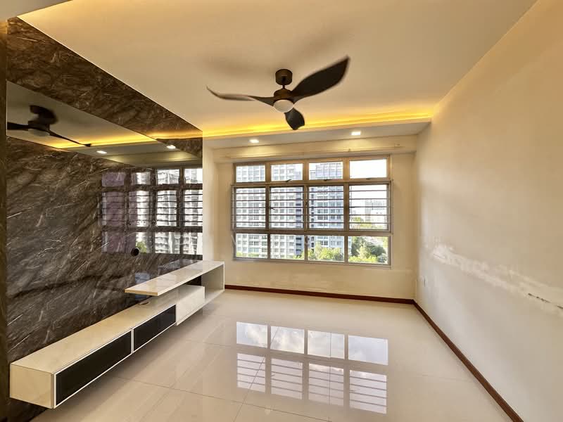 224C Sumang Lane HDB Flat For Sale at S$ 688,000 | PropertyGuru Singapore - Living Room