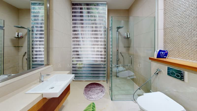 2,5 Storey Bungalow with Pool in Sentosa Cove For Sale Bungalow House For Sale at S$ 33,500,000 | PropertyGuru Singapore - Bathroom