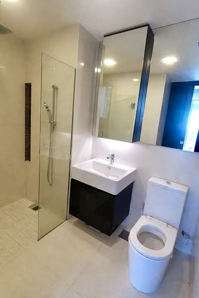 Vivace Apartment For Sale at S$ 915,000 | PropertyGuru Singapore - Bathroom