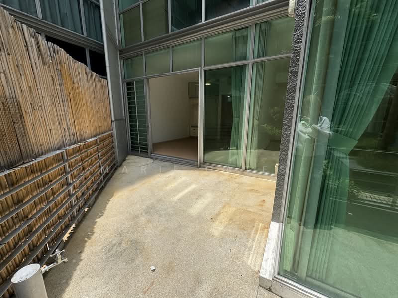 Malvern Springs, 373 Onan Road, 3 Bedrooms, 1,658 sqft, Condominium For Rent, by Marie Gates, 500072025 - Front patio outside master bedroom - PropertyGuru.com.sg