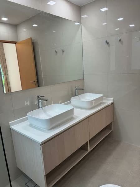 Malvern Springs, 373 Onan Road, 3 Bedrooms, 1,658 sqft, Condominium For Rent, by Marie Gates, 500072025 - Master brand new double vanity - PropertyGuru.com.sg