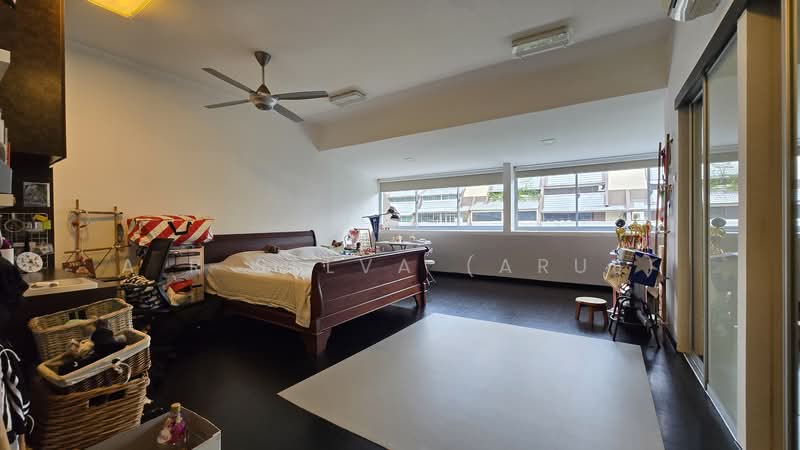 Lakepoint Condo Condominium For Sale at S$ 2,720,000 | PropertyGuru Singapore - Bedroom