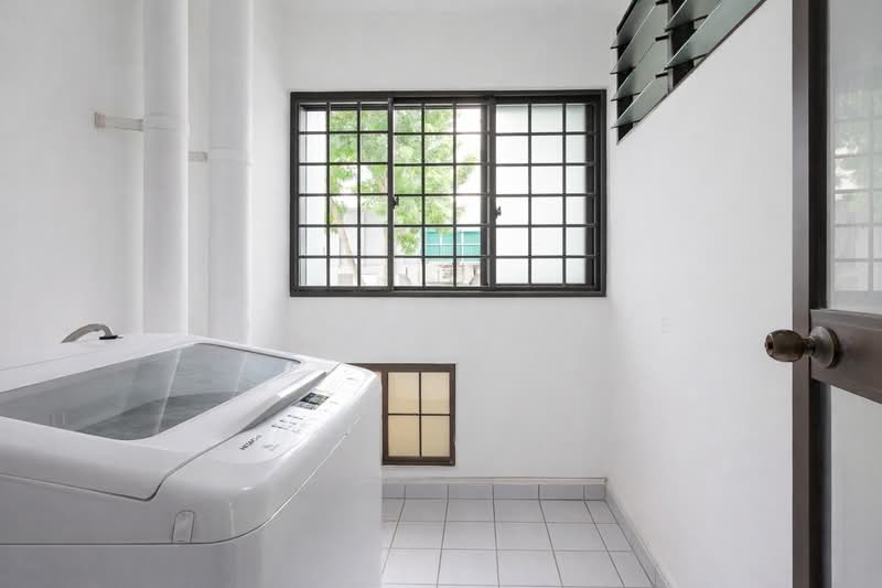689 Jurong West Central 1 HDB Flat For Sale at S$ 608,000 | PropertyGuru Singapore - Interior