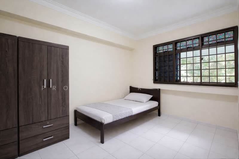 689 Jurong West Central 1 HDB Flat For Sale at S$ 608,000 | PropertyGuru Singapore - Bedroom