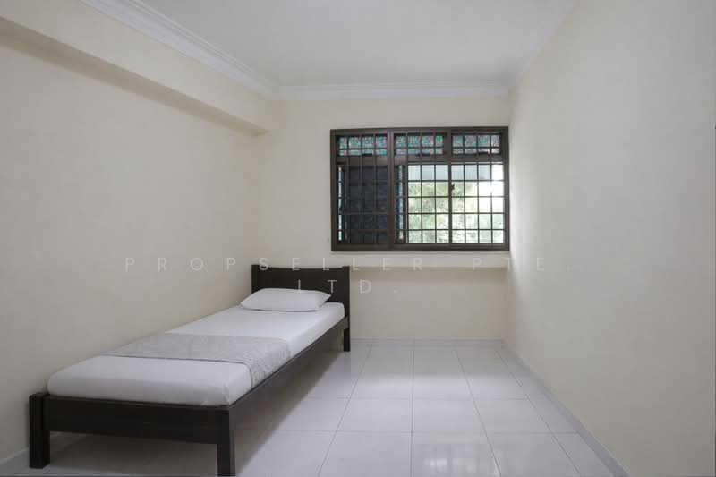 689 Jurong West Central 1 HDB Flat For Sale at S$ 608,000 | PropertyGuru Singapore - Bedroom