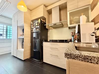 For Sale - 250 Tampines Street 21