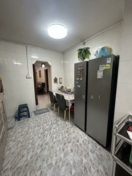 151 Woodlands Street 13 HDB Flat For Sale at S$ 428,999 | PropertyGuru Singapore - Kitchen