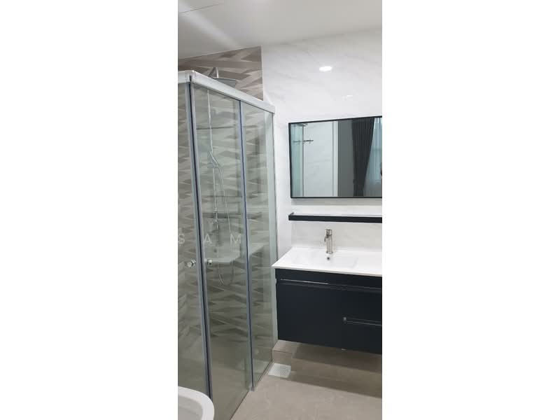 Springdale Condo, 51 Hindhede Walk, 3 Bedrooms, 1,119 sqft, Condominium For Rent, by Sam Chee, 500072064 - Bathroom - PropertyGuru.com.sg