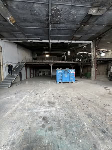 🌟 Jalan mesin | Ground floor | standalone factory warehouse | no gst | high ceiling | direct loadin, Jalan mesin, 15,050 sqft, Light Industrial (B1) For Rent, by Rachel ng, 500072073 - Interior - CommercialGuru.com.sg