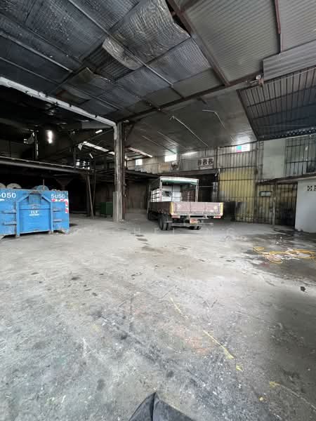 🌟 Jalan mesin | Ground floor | standalone factory warehouse | no gst | high ceiling | direct loadin, Jalan mesin, 15,050 sqft, Light Industrial (B1) For Rent, by Rachel ng, 500072073 - Interior - CommercialGuru.com.sg
