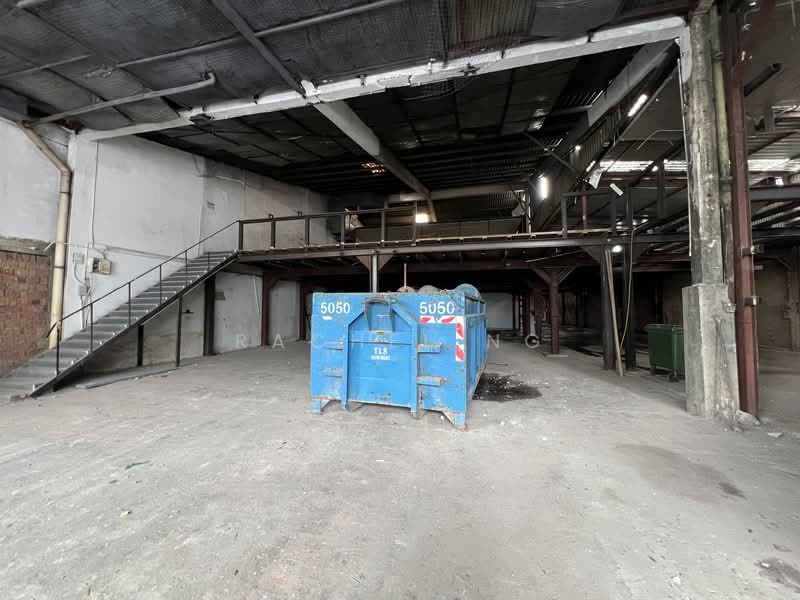 🌟 Jalan mesin | Ground floor | standalone factory warehouse | no gst | high ceiling | direct loadin, Jalan mesin, 15,050 sqft, Light Industrial (B1) For Rent, by Rachel ng, 500072073 - Interior - CommercialGuru.com.sg
