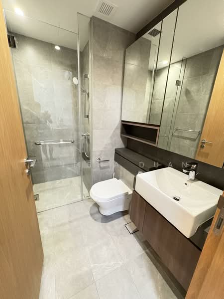 Midwood Condominium For Sale at S$ 1,380,000 | PropertyGuru Singapore - Bathroom