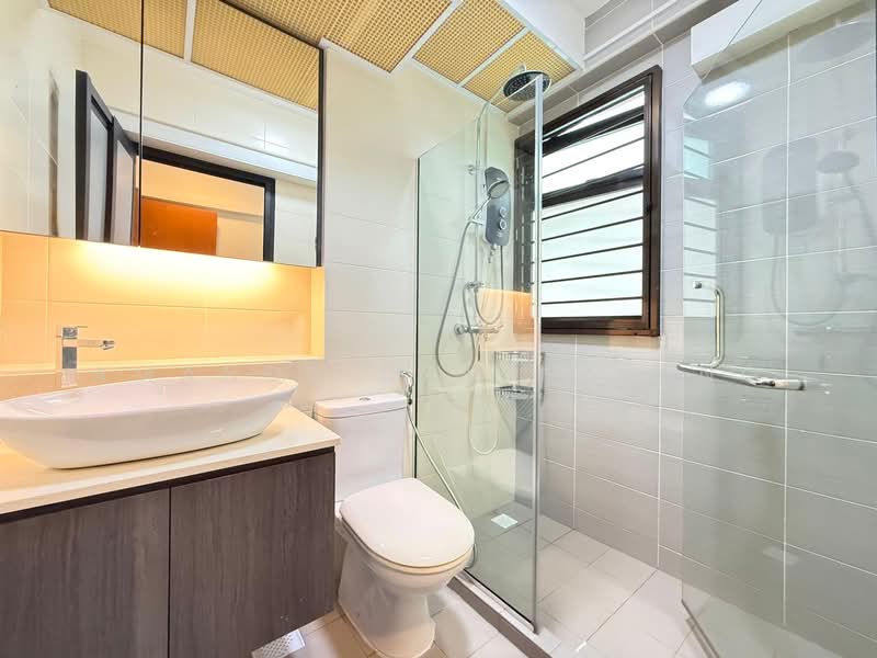 808B Choa Chu Kang Avenue 1 HDB Flat For Sale at S$ 750,000 | PropertyGuru Singapore - Bathroom