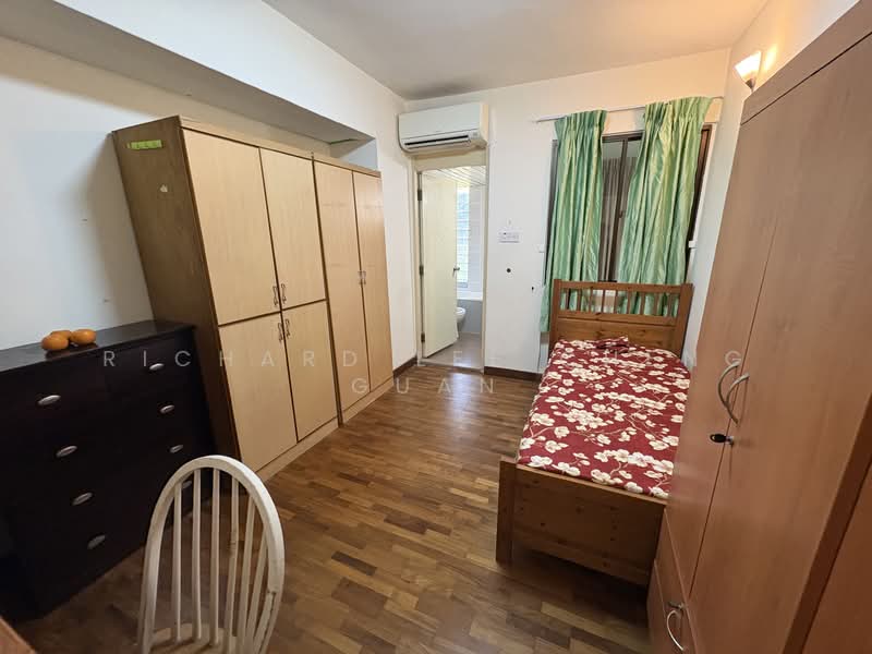 Pandan Valley Condominium For Sale at S$ 2,500,000 | PropertyGuru Singapore - Bedroom