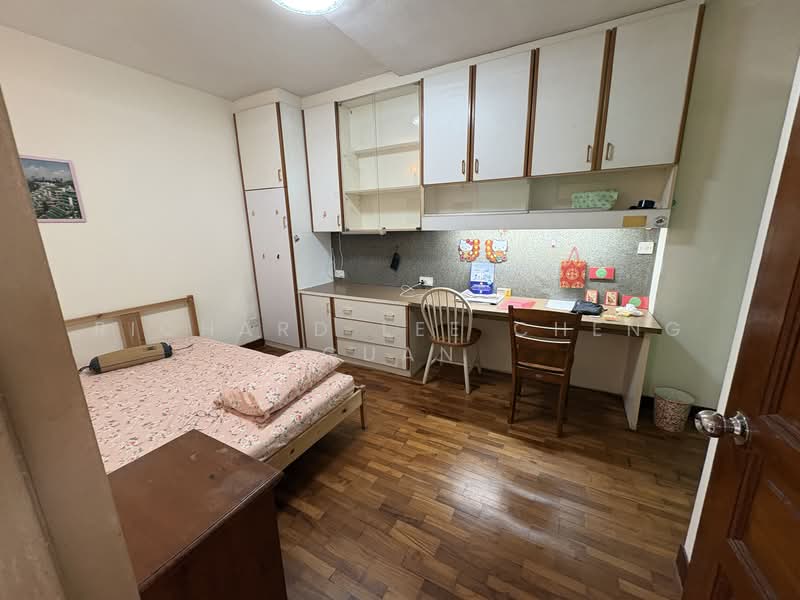 Pandan Valley Condominium For Sale at S$ 2,500,000 | PropertyGuru Singapore - Bedroom