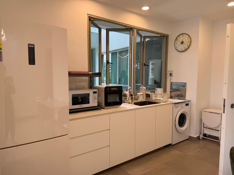 Suites Twenty Two, 25 Lorong G Telok Kurau, 3 Bedrooms, 1,023 sqft, Condominium For Rent, by Celeste Loh 羅婉之, 500072126 - Kitchen - PropertyGuru.com.sg