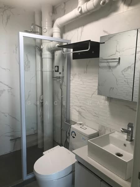 286D Toh Guan Road HDB Flat For Sale at S$ 888,000 | PropertyGuru Singapore - Bathroom