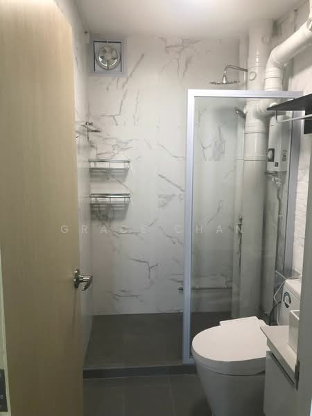 286D Toh Guan Road HDB Flat For Sale at S$ 888,000 | PropertyGuru Singapore - Bathroom