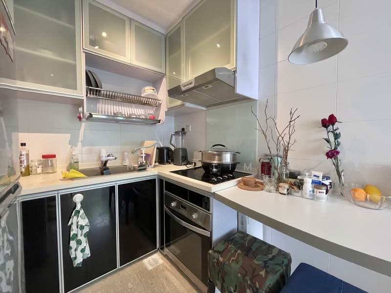 East Elegance Apartment For Sale at S$ 730,000 | PropertyGuru Singapore - Kitchen