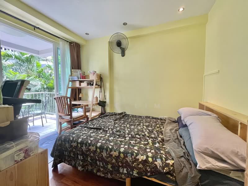 East Elegance Apartment For Sale at S$ 730,000 | PropertyGuru Singapore - Bedroom