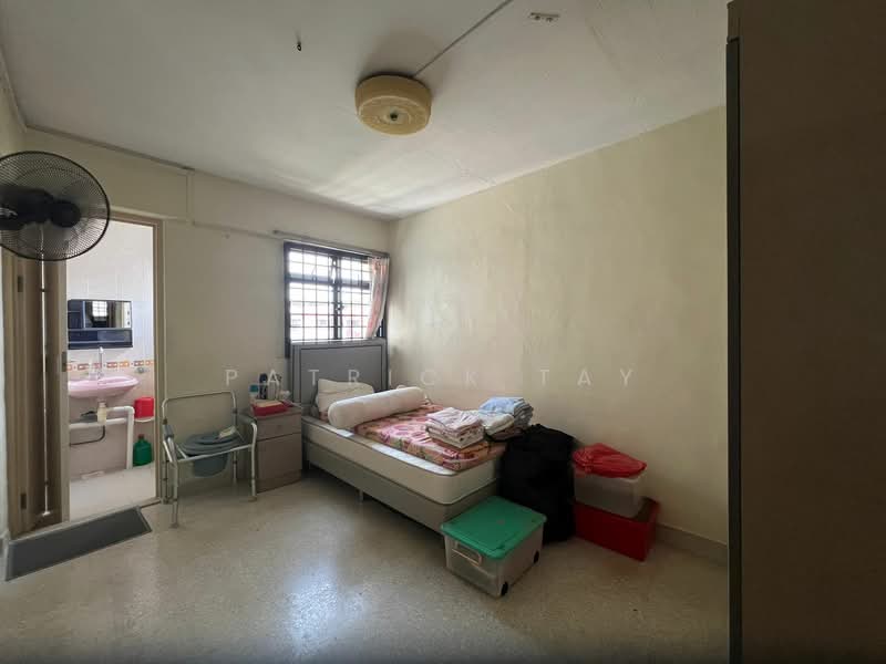 117 Bedok North Road HDB Flat For Sale at S$ 500,000 | PropertyGuru Singapore - Bedroom