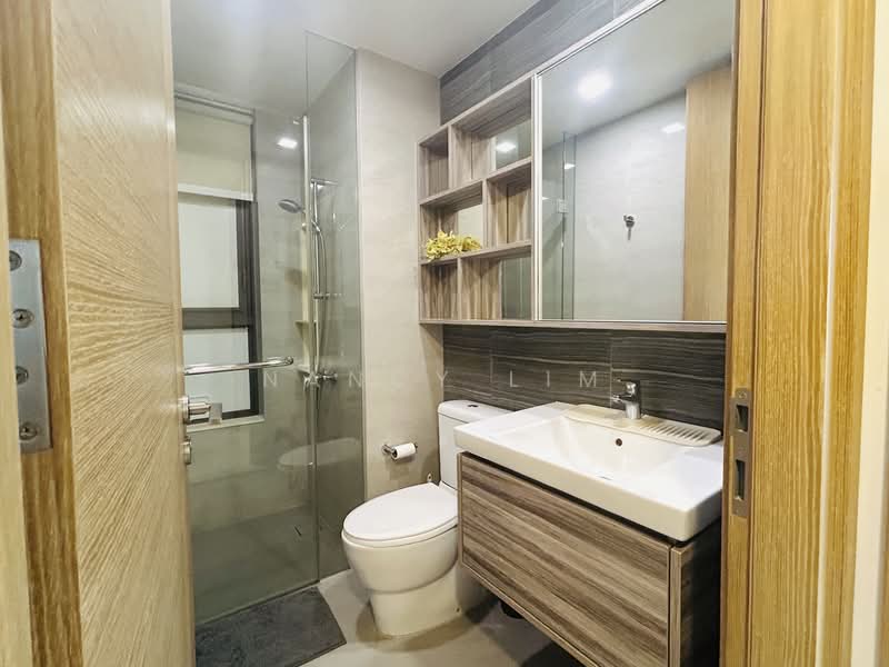 Coco Palms, 15 Pasir Ris Grove, 2 Bedrooms, 743 sqft, Condominium For Rent, by Nancy Lim, 500072192 - Common Bathroom - PropertyGuru.com.sg