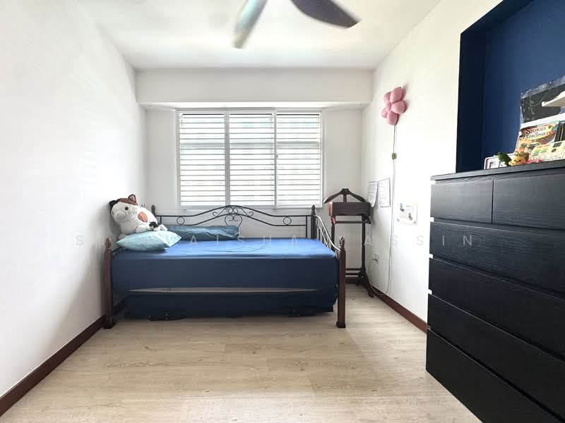 428A Yishun Avenue 11 HDB Flat For Sale at S$ 575,000 | PropertyGuru Singapore - Bedroom