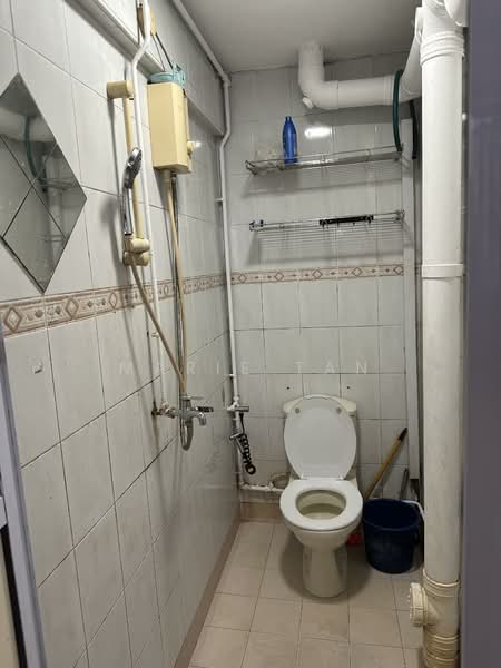 30 Jalan Klinik HDB Flat For Sale at S$ 420,000 | PropertyGuru Singapore - Bathroom